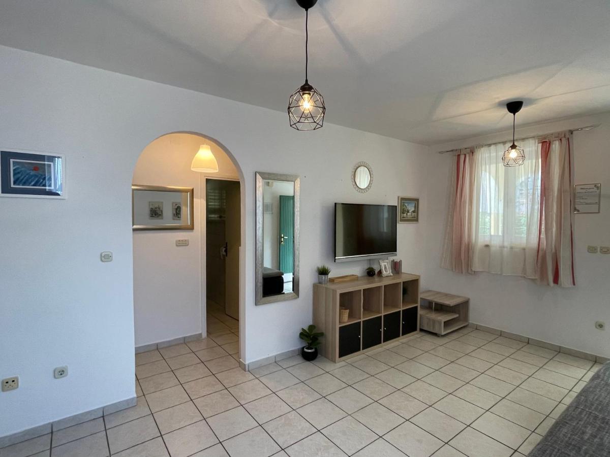 Apartments Antonija Punta Skala Next To Falkensteiner Resort Petrčane Zewnętrze zdjęcie