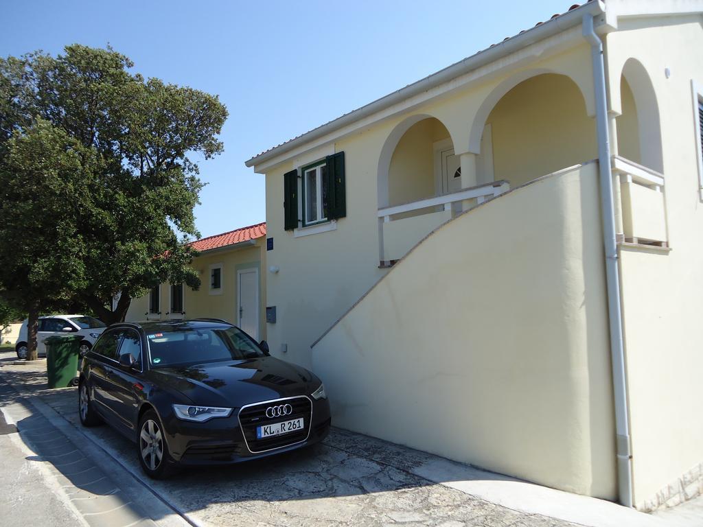 Apartments Antonija Punta Skala Next To Falkensteiner Resort Petrčane Pokój zdjęcie