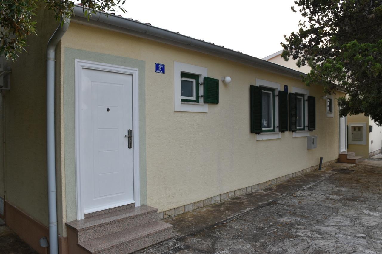Apartments Antonija Punta Skala Next To Falkensteiner Resort Petrčane Zewnętrze zdjęcie